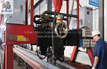Semi - remorque clôturée de 40 tonnes à 3 essieux